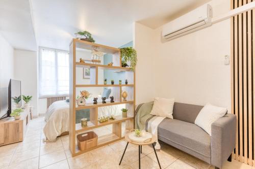 Tarbes Apartment | Évasion à deux, studio neuf et design à Tarbes, gare à 700 m, arrivée autonome