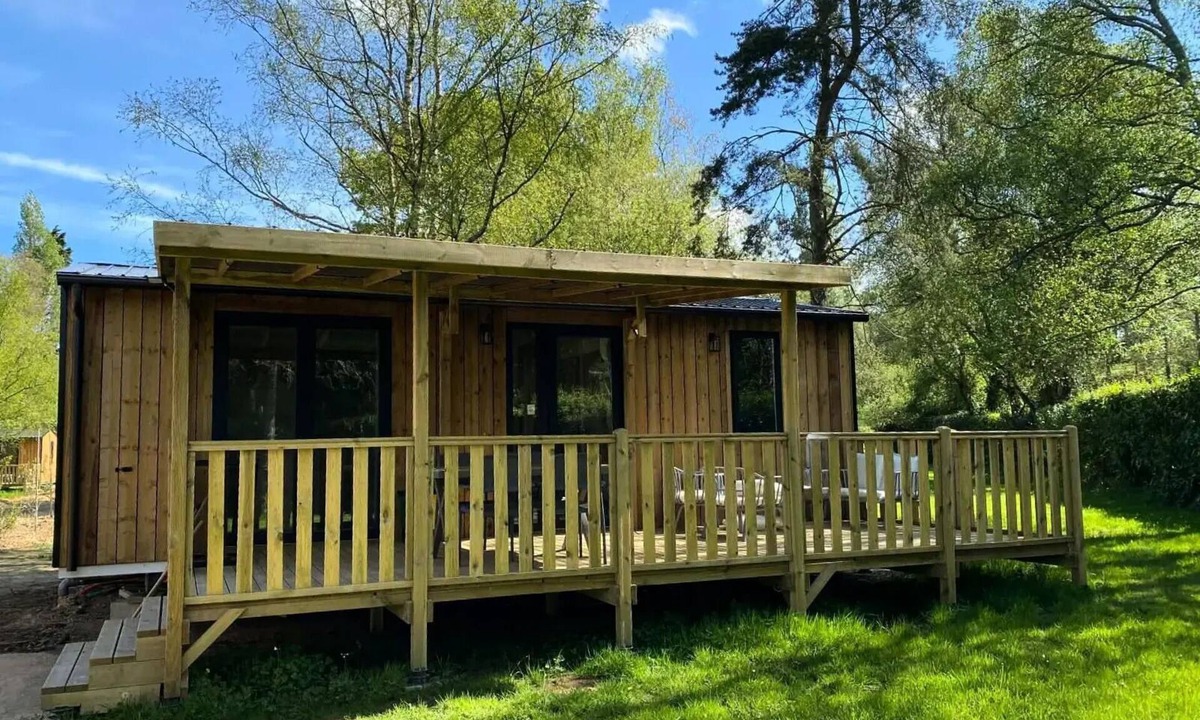 Plougasnou House | Ô COZY Lodge: 3 Rooms, Sleeps 4 + TV