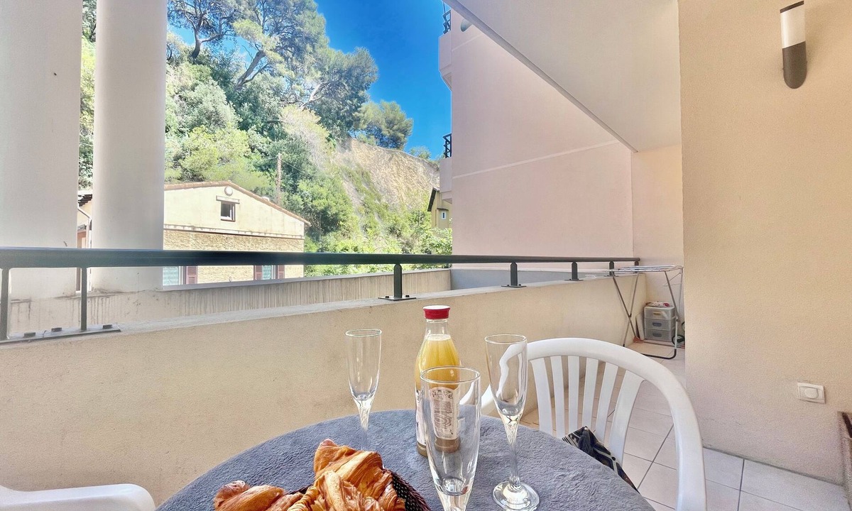 Beausoleil Condo | 1 bedroom apartment Near Monaco Train Station