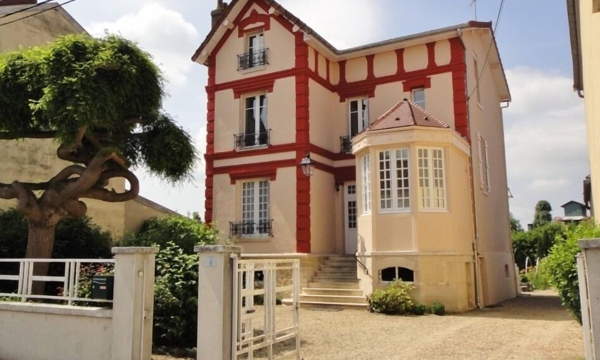 Montier-en-Der House | 10 mins from Lac du Der: beaches, port, casino Charming house in quiet Montier town center