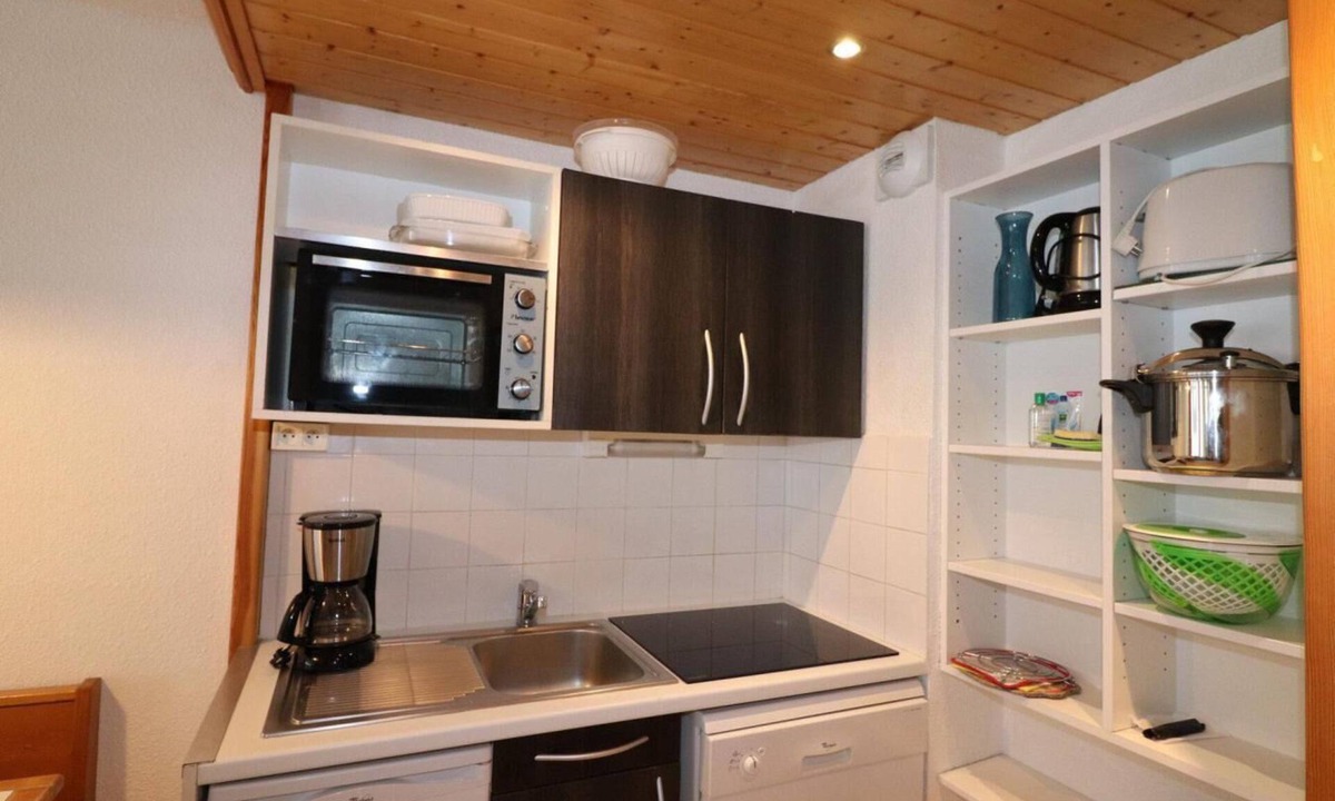 Val Claret Apartment | 100m from resort center, 4th floor, balcony, tv, ski locker, 37m², Tignes