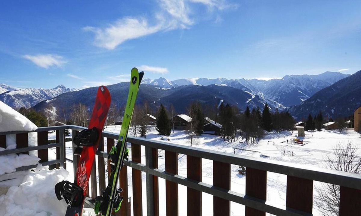 Ax-les-Thermes Apartment | 100m from resort center, swimming pool, sauna, ski locker, 31m², Ax-Les-Thermes