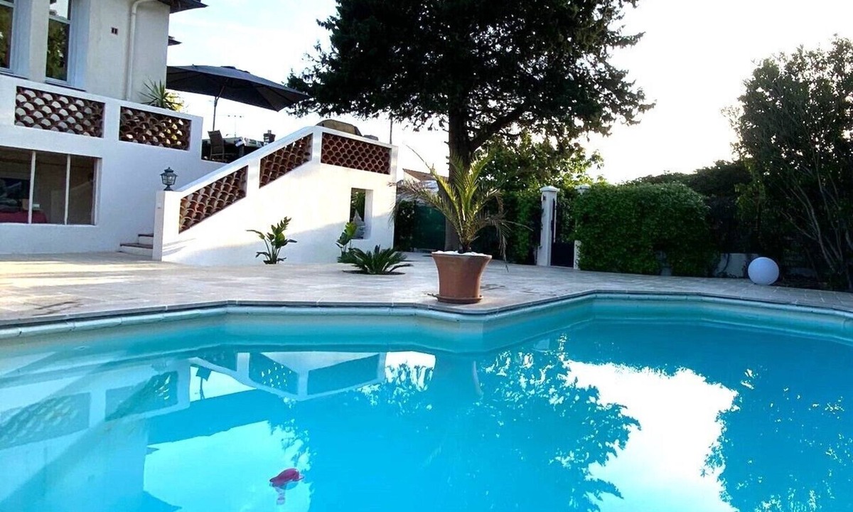 Mougins House | 19th century farmhouse near Cannes beaches in quiet pool/spa/garden not overlooked