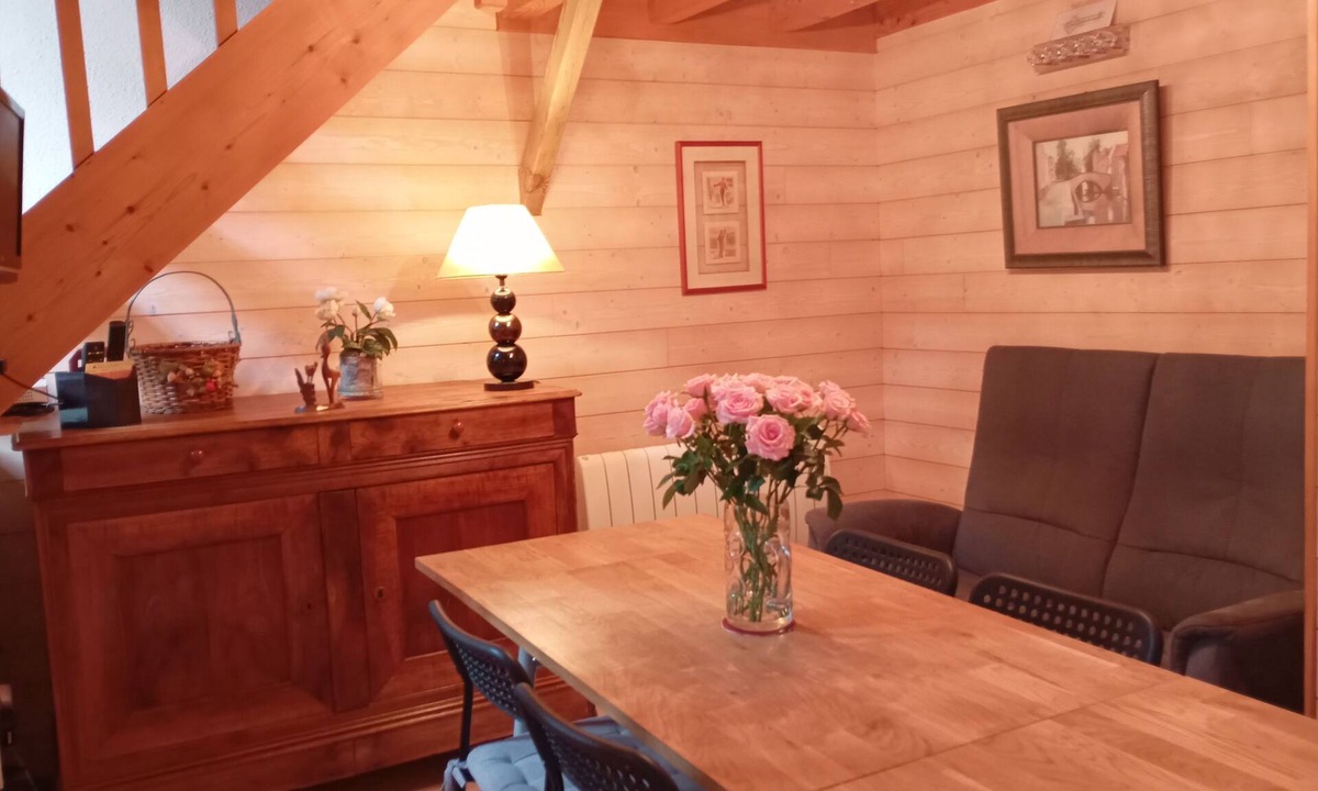 Bareges Apartment | 19th-century residence full of character