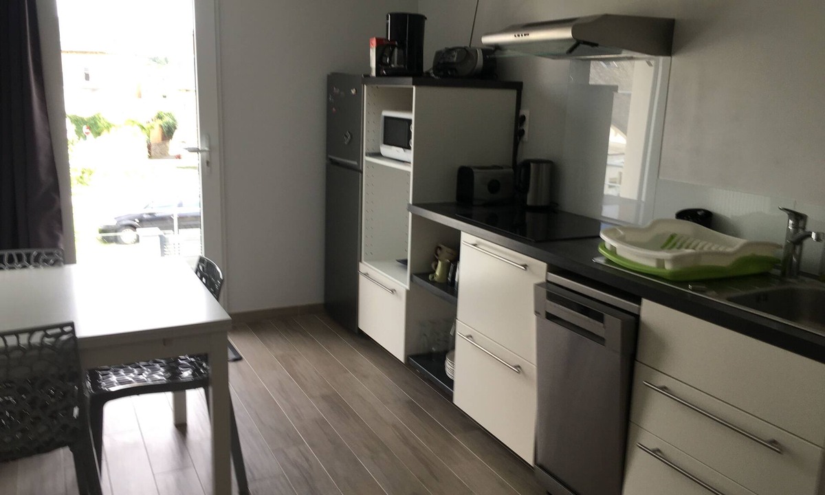 Lannion Apartment | 1st floor apartment 5 min from town center and 15 min from beaches.