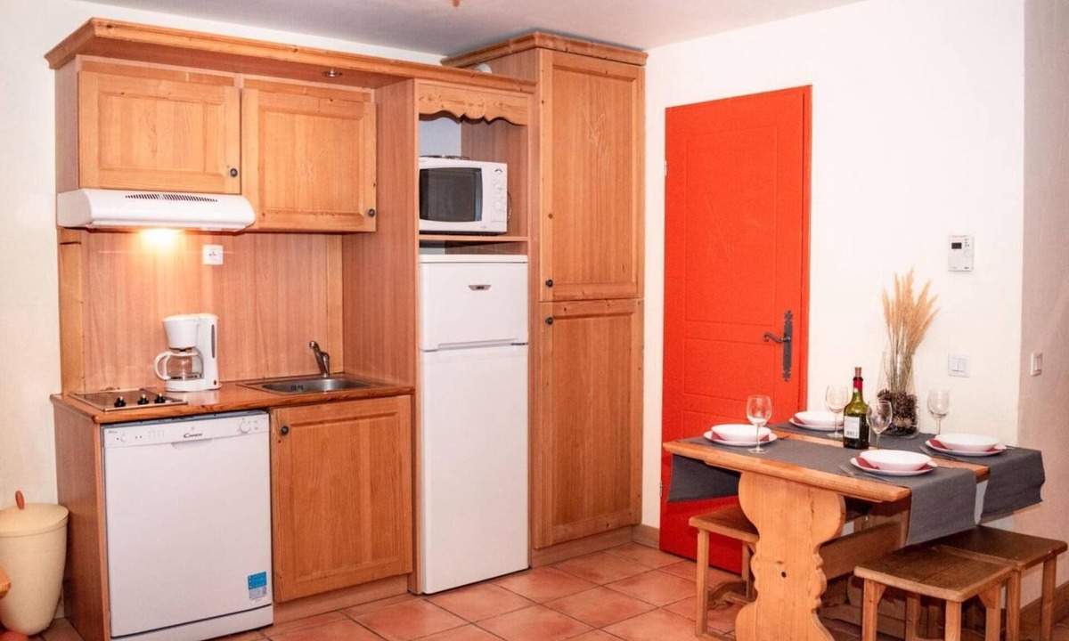 Pra Loup Apartment | 1st floor, balcony, parking, tv, ski locker, 21m², Pra Loup