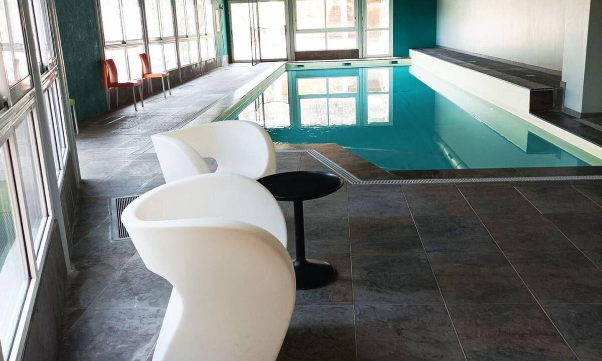 Jausiers Apartment | 1st floor, swimming pool, hammam, terrace, parking, tv, 27m², Pra Loup