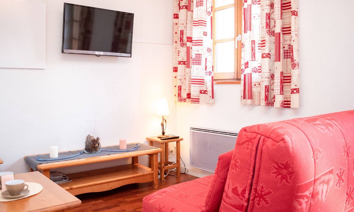 Vignec Apartment | 2-room apartment with balcony and pool
