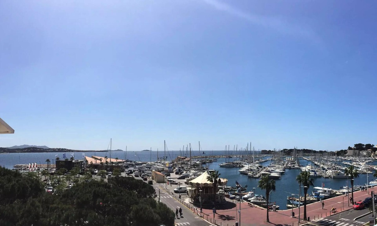 Bandol Apartment | 2-room beachfront apartment for 4 people - Selection