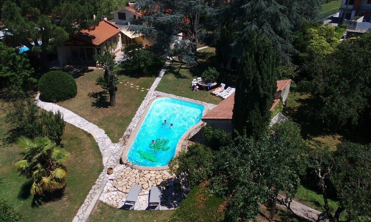 Castelginest House | 20 minutes from TOULOUSE, beautiful house of 200m2 in a park of 3500m2 swimming pool