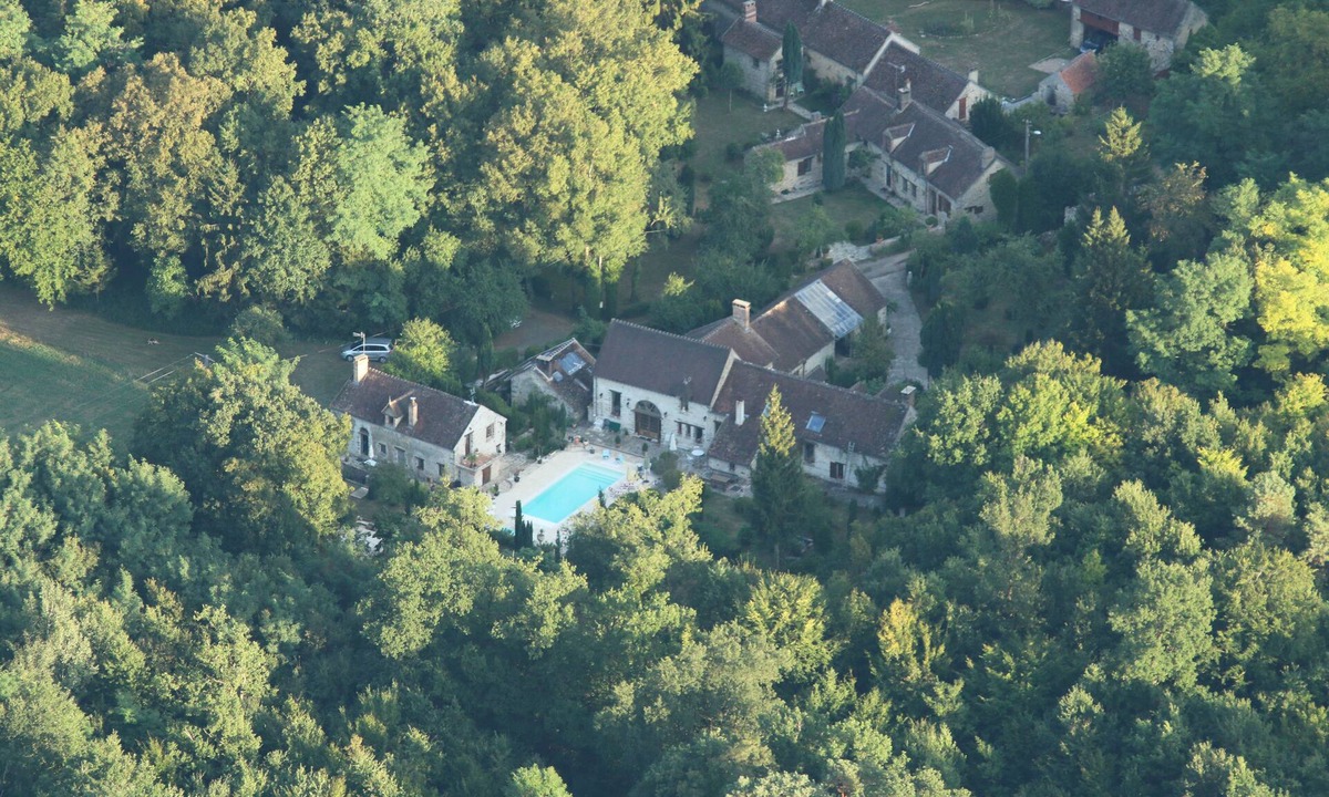 Dormelles Cottage | 20' south of Fontainebleau, the Eden barn in its green setting