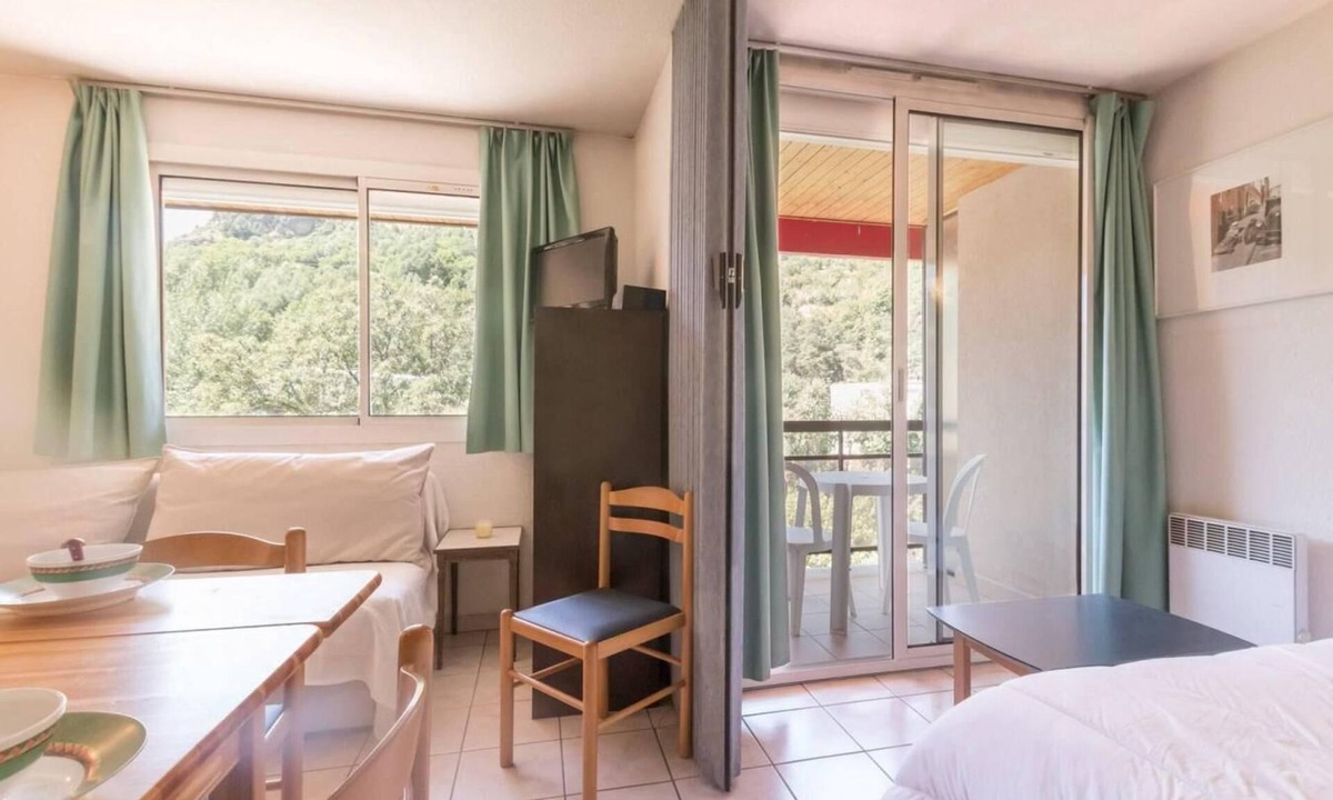 Briancon Apartment | 200m from resort center, 3rd floor, balcony, tv, 30m², Serre Chevalier