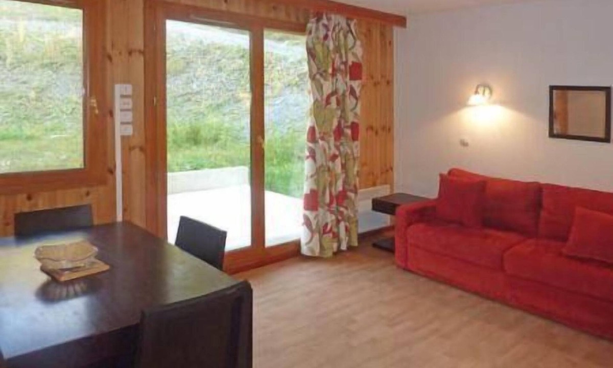 Les Orres Apartment | 200m from shops, 1st floor, view swimming pool, swimming pool, sauna, hammam, terrace, balcony