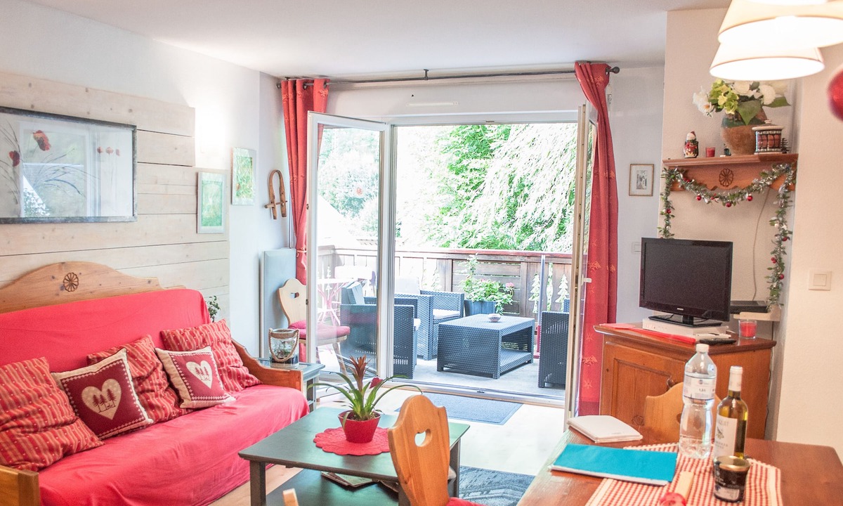 Bagneres-de-Luchon Apartment | 208 Pics d'Aran - Modern T3 with balcony and pool