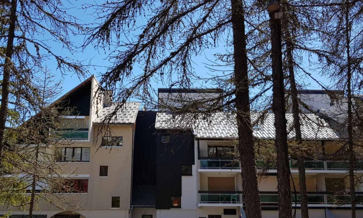 La Joue du Loup Apartment | 20m from resort center, 1st floor, tv, ski locker, 18m², La Joue du Loup