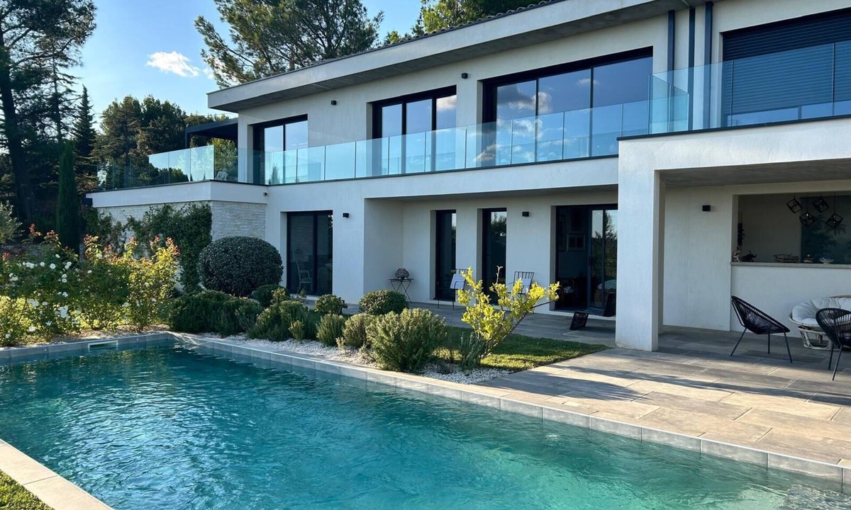Rochefort-du-Gard House | 240m2 house, swimming pool, exceptional view of the Luberon and Alpilles mountains