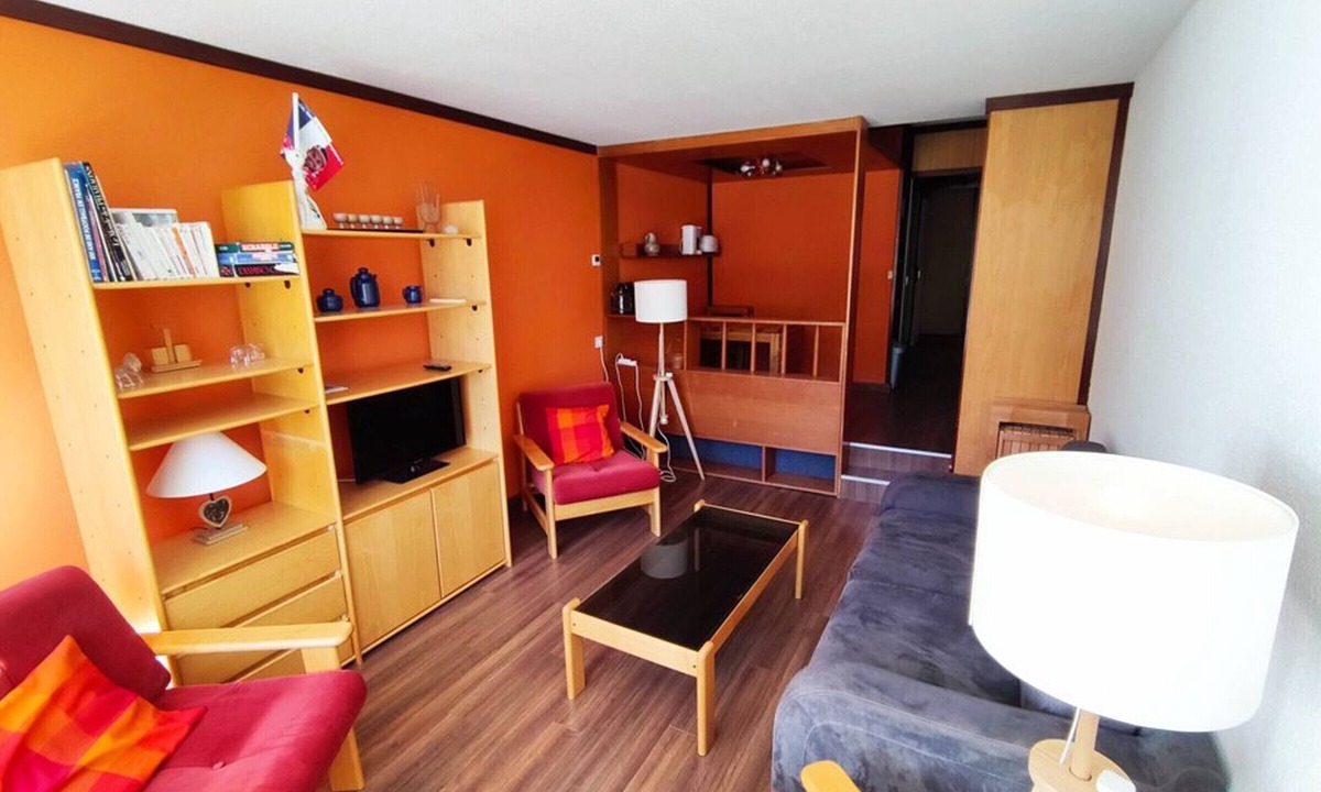 Isola Apartment | 3-bedroom apartment at the slopes with garage and Wi-Fi