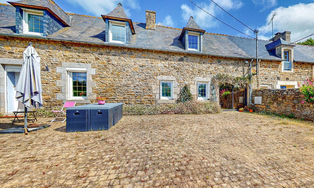 Plouagat House | 3 bedroom gorgeous home in Plouagat