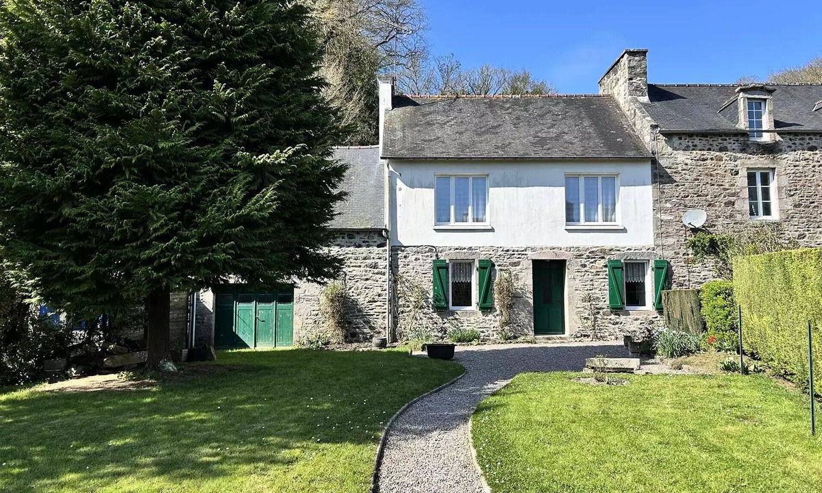 Frehel Villa | 309 - Charming family home in the heart of the village of Port-à-La-Duc
