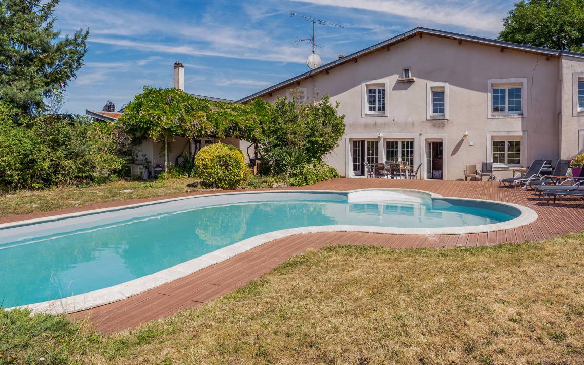 Mereville House | 380 m² House ∙ 8 bedrooms ∙ 15 guests