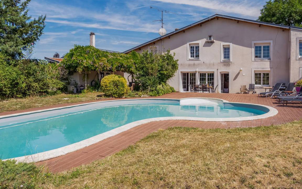 Mereville House | 380 m² House ∙ 8 bedrooms ∙ 15 guests