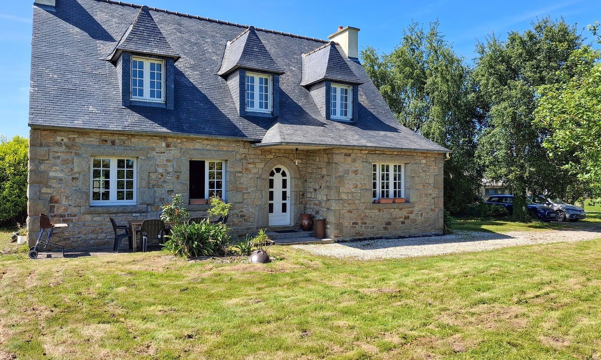 Plouigneau House | 4 bedroom stunning home in Plouigneau