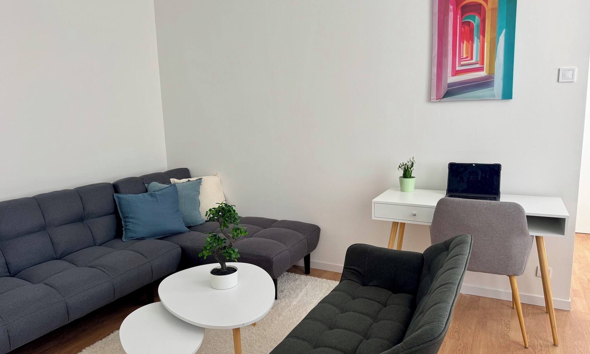 Romilly-sur-Seine Apartment | 5 minutes from the train station! Bright and spacious apartment