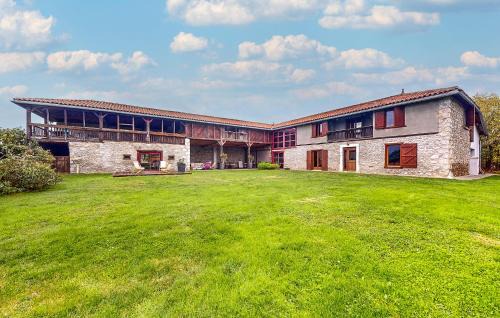 Montrejeau House | 6 Bedroom Pet Friendly Home In Montrejeau