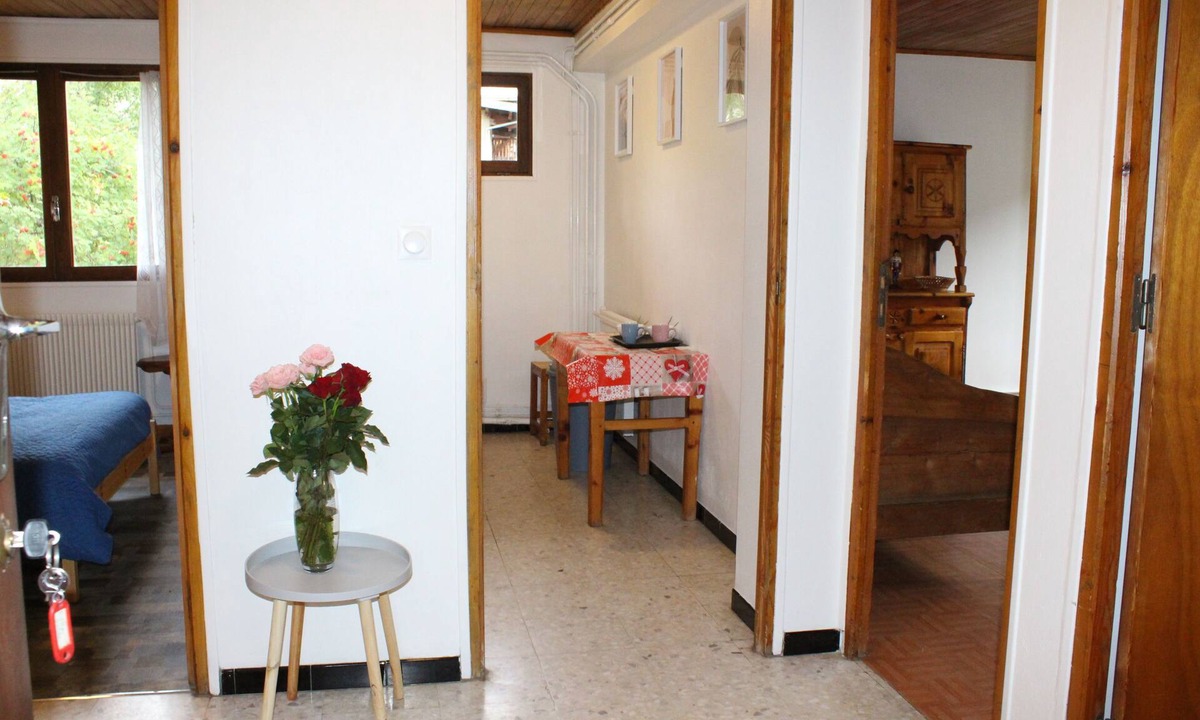 Vars Apartment | 6-person apartment 50 m from the slopes, ideal for enjoying the mountains