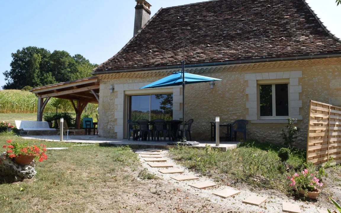 Saint-Pierre-de-Chignac House | 69 m² House ∙ 2 bedrooms ∙ 6 guests