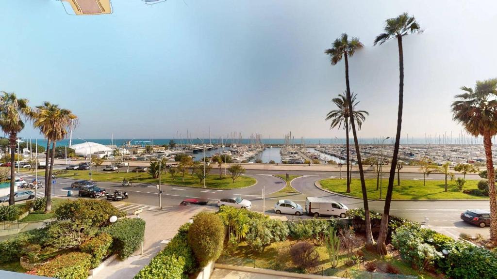 Menton Apartment | 80E - Magnifique 3P face mer avec terrasse et parking