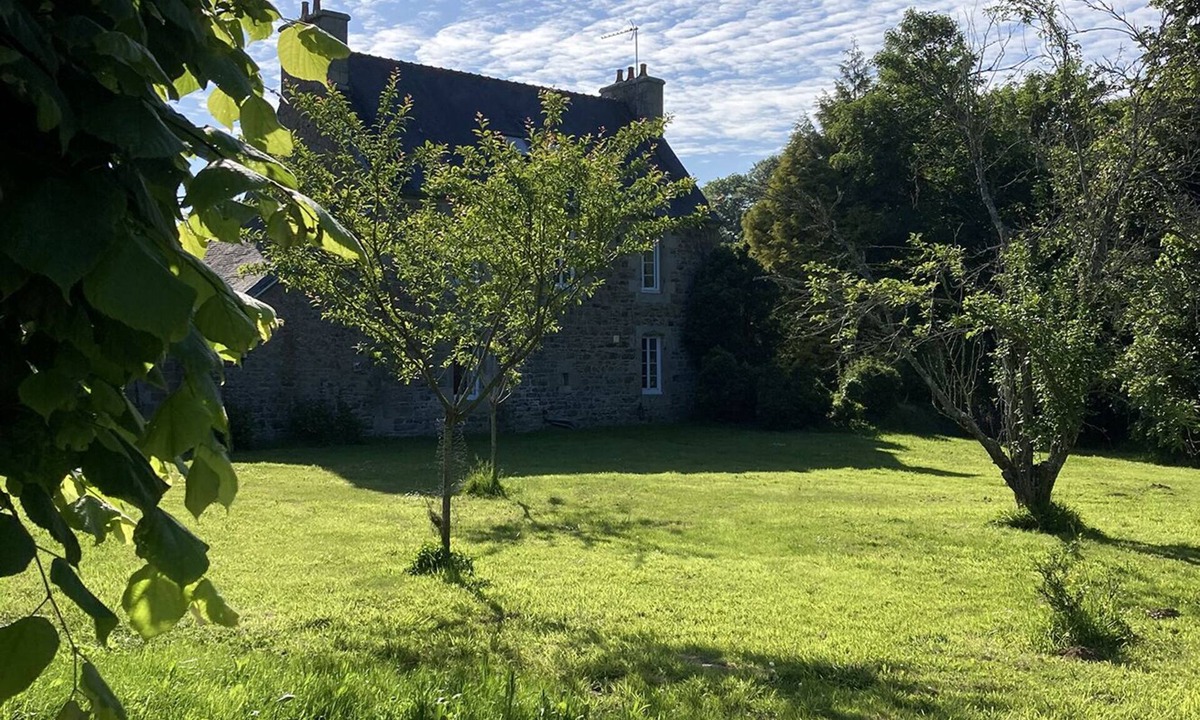 Lannion House | A beautiful country house just 10 minutes from the beaches ideal for families