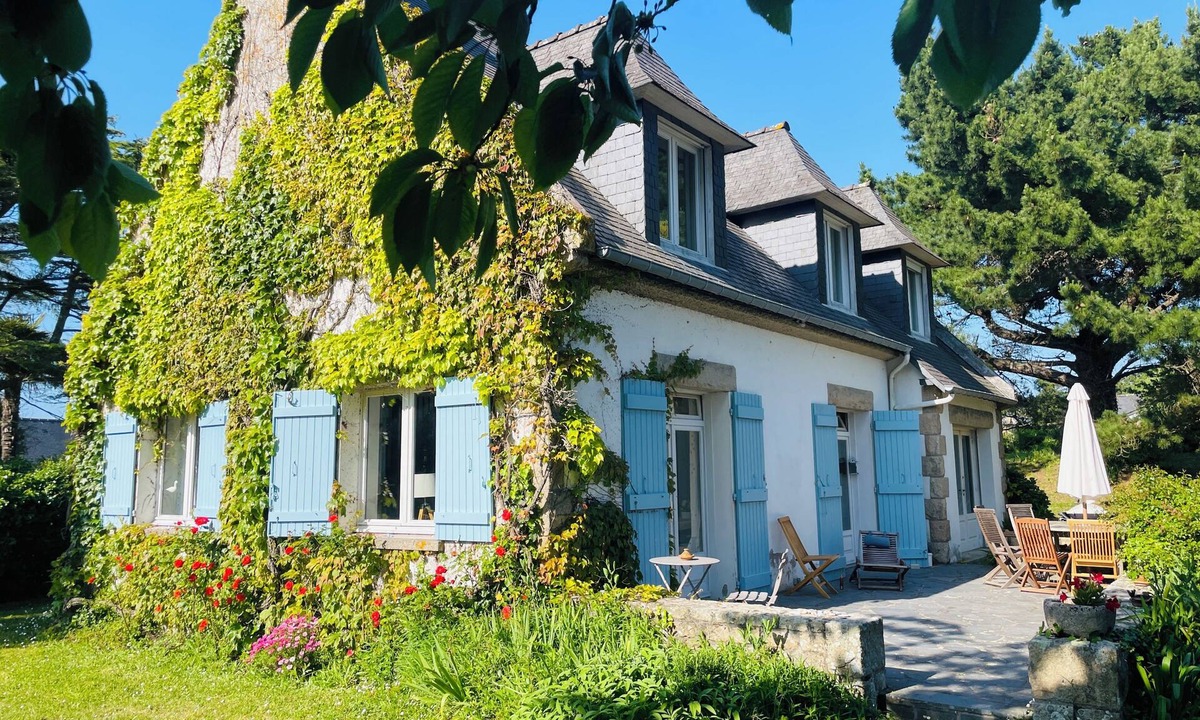 Saint-Jacut-de-la-Mer House | A Breton house overlooking the beach, fully renovated in 2025