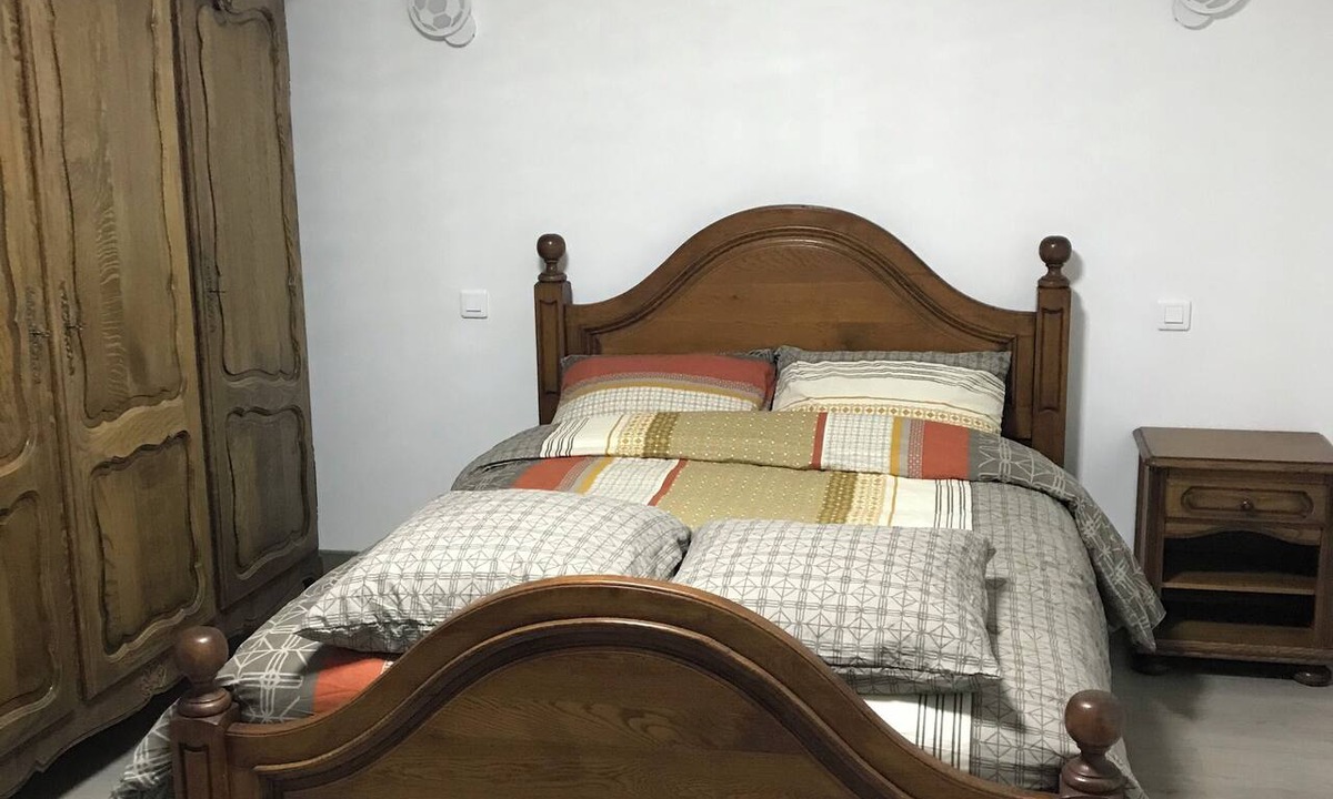 Eclaires House | A fully renovated farmhouse offering all the comforts of home, accommodating up to 8 people