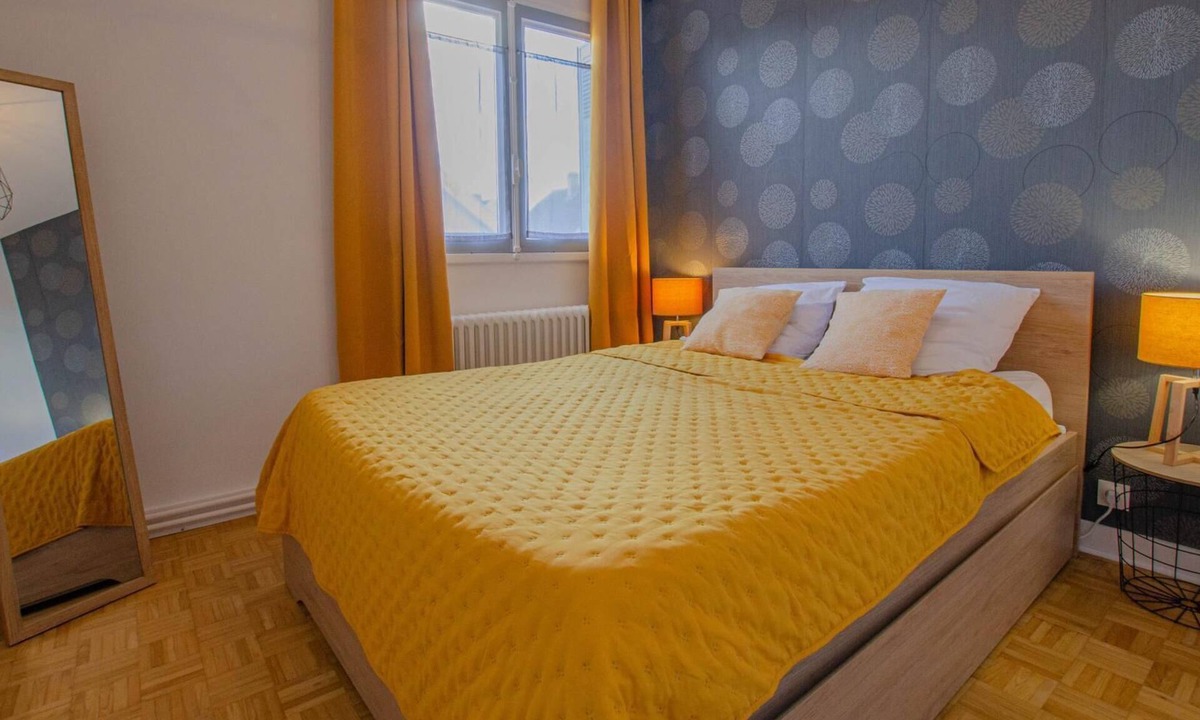 Saint-Andre-les-Vergers Apartment | A la Tulipe Dorée - SAINT ANDRE LES VERGERS