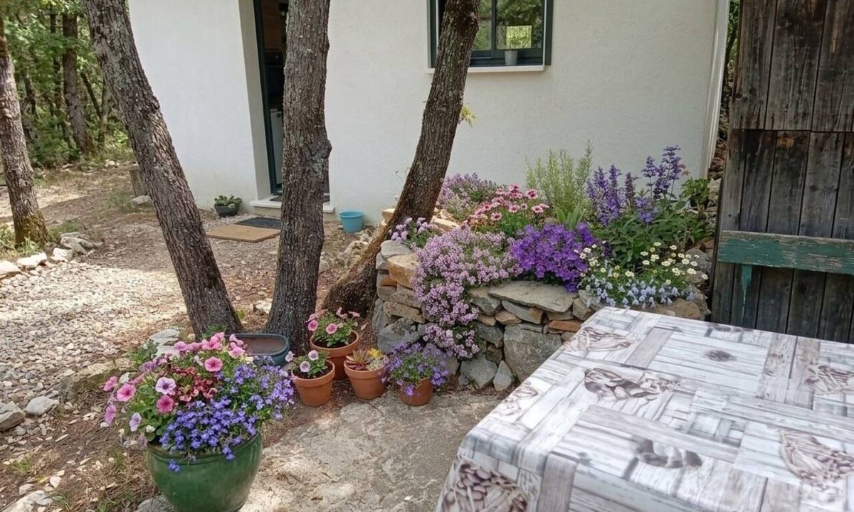 Rougiers Apartment | A little slice of paradise, nestled in the woods (Ste Baume, Canal de Provence, .