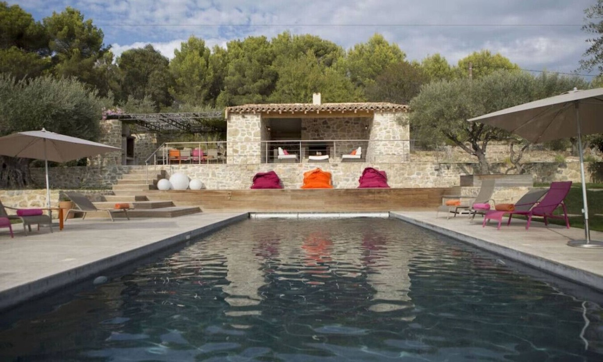 Le Castellet Villa | A Serene Luxury Villa in the Perfect Provence Location