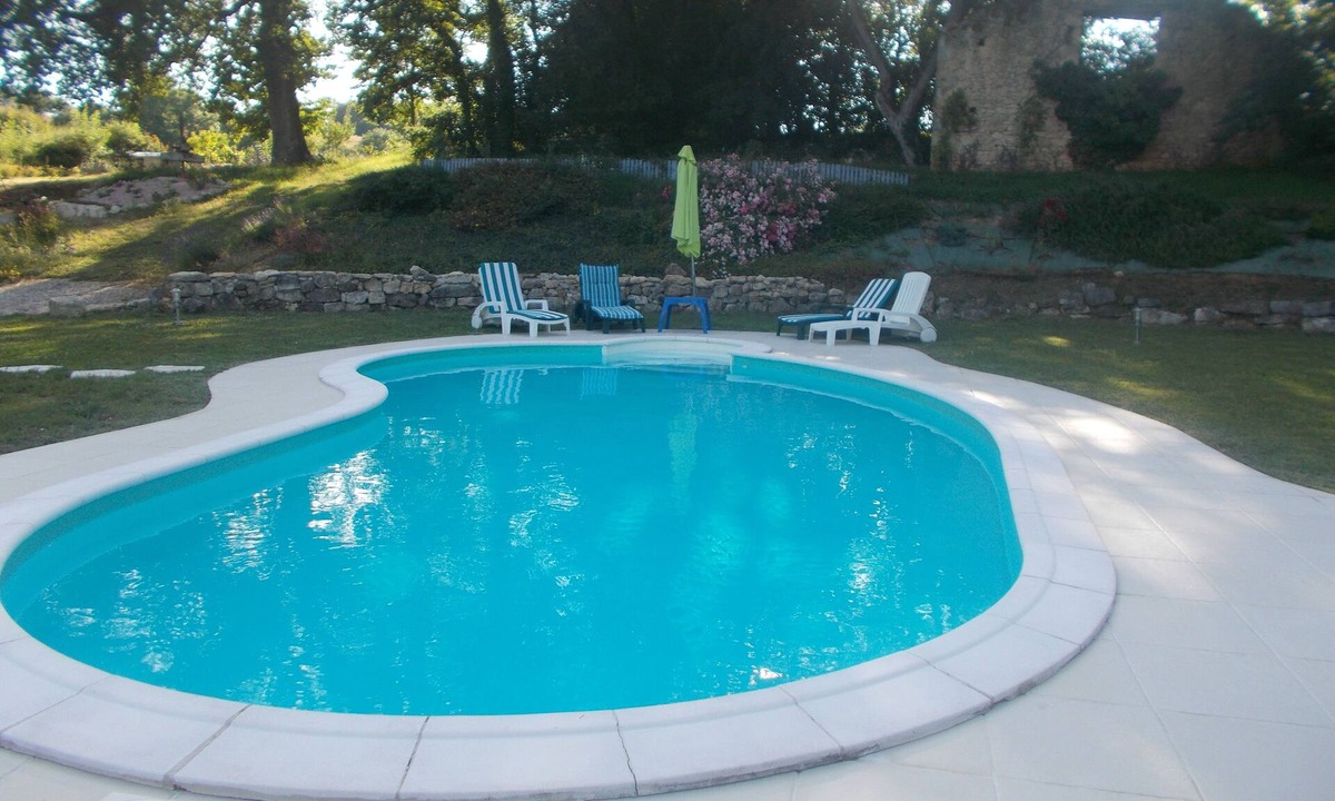 Cezan Bed & Breakfast | Air-conditioned bed-and-breakfast with a pool in the heart of the Gers countryside
