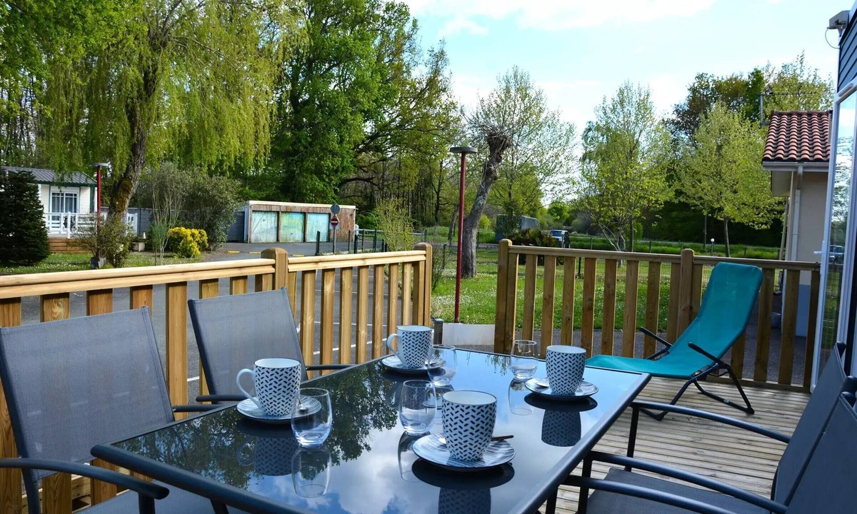 Sadirac House | Althéa 3-Room Mobile Home for 4 People, Air-Conditioned + TV, 2 Bathrooms