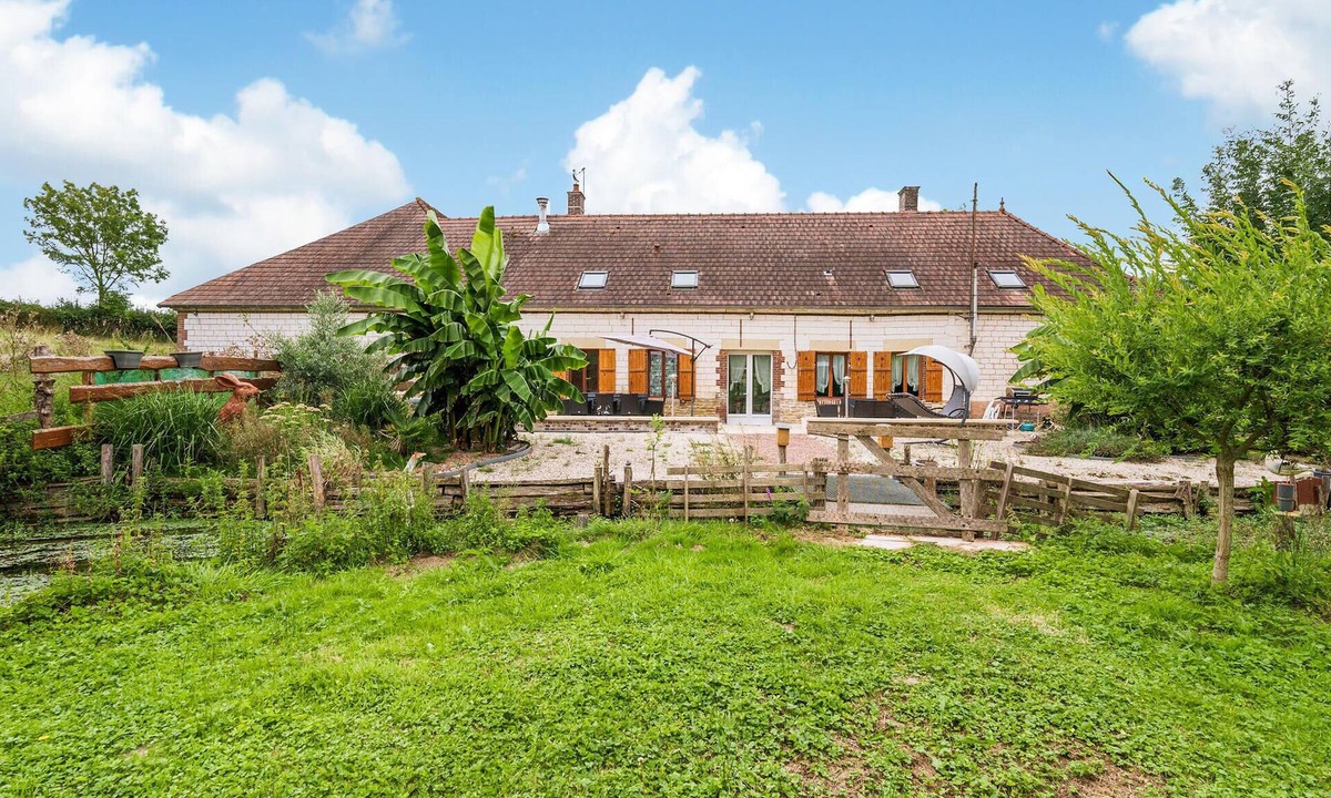 Montigny-les-Monts House | Amazing home in Montigny-les-Monts with WiFi