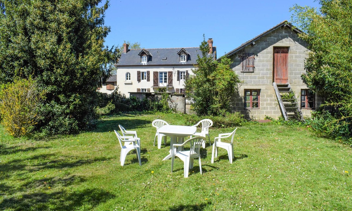Miossens-Lanusse House | Amazing home in Miossens Lanusse with WiFi