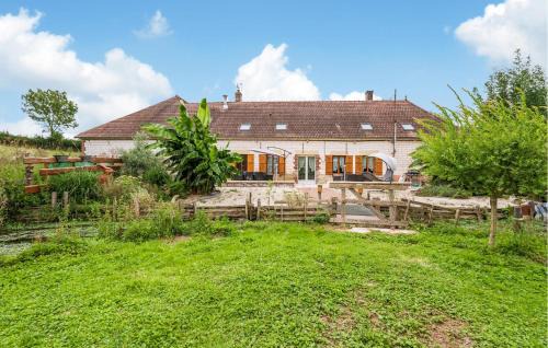 Montigny-les-Monts House | Amazing Home In Montigny-Les-Monts With Wifi