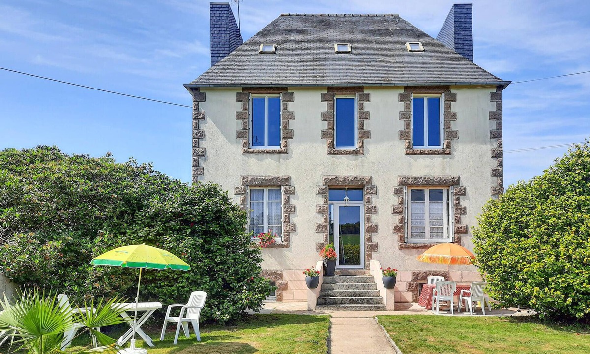 Morlaix House | Amazing home in Morlaix with WiFi
