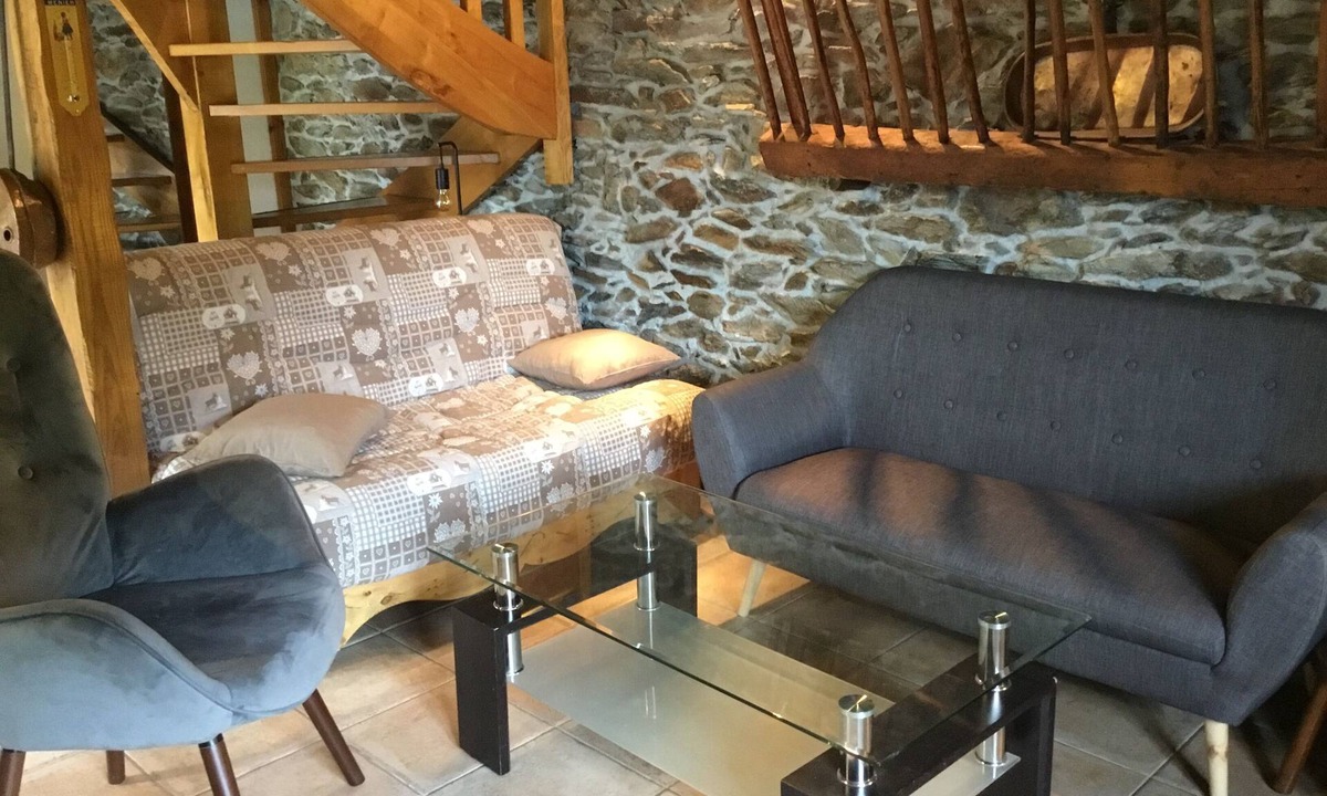 Melles Ski Chalet | Ancienne Grange Rénovée à la Frontière Espagnole