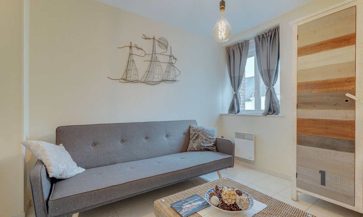 Saint-Benoit-des-Ondes Apartment | Apartment "Les Ebihens" with Private Terrace and Wi-Fi