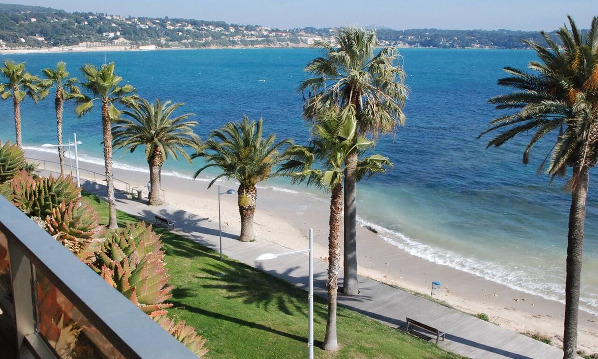 Bandol Apartment | Apartment 2 Rooms + Terrace 10 m² -Front de Mer, Face Plage de Sable