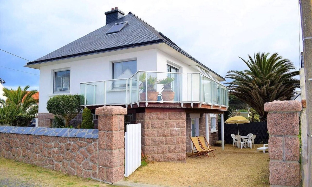 Tregastel Apartment | Apartment classified 3* 20m from the beach in TREGASTEL