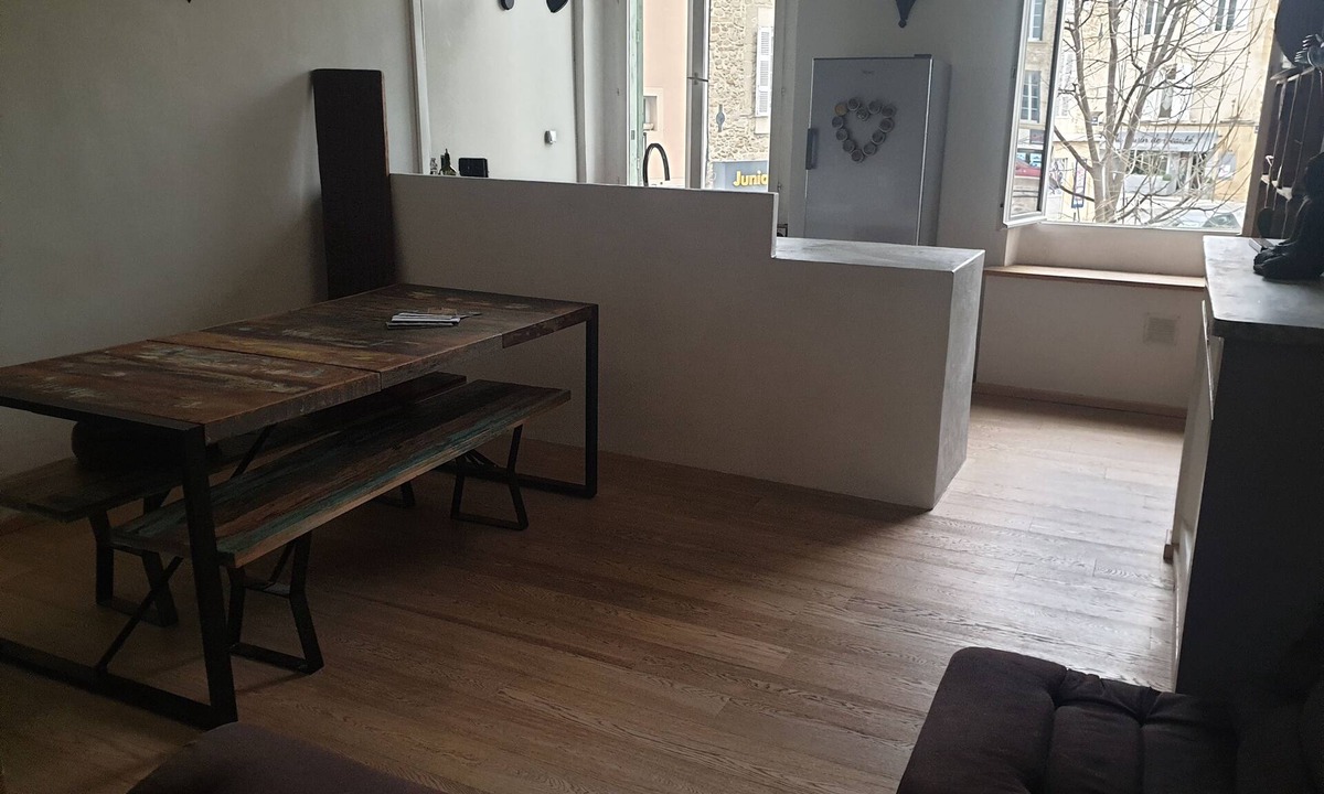 Lambesc Apartment | Apartment-Ensuite with Bath
