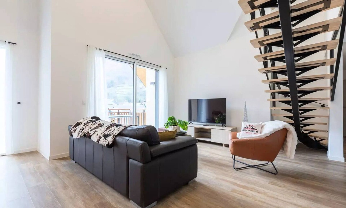 Saint-Lary-Soulan Apartment | Apartment for 8 People: Elegance and Comfort in the Heart of Saint-Lary Soulan, Near Shops