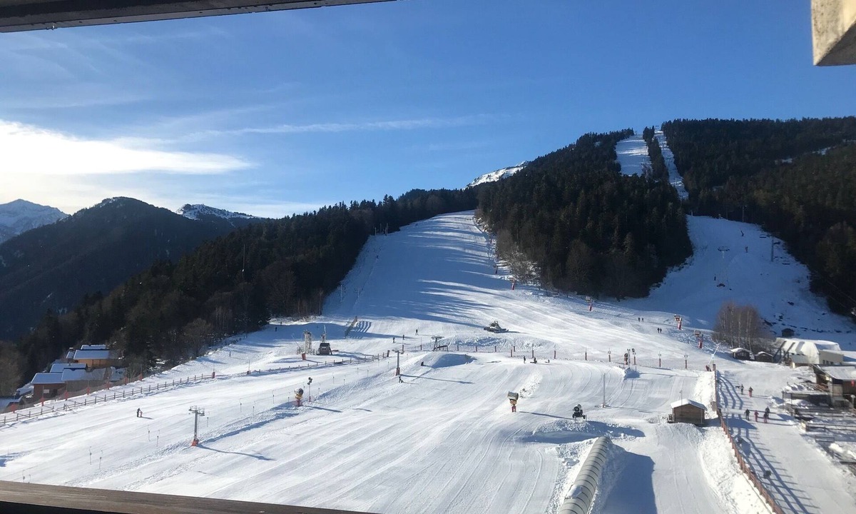 Ax-les-Thermes Apartment | APARTMENT FOR A FAMILY OF 5 FACING THE SLOPES WITH UNOBSTRUCTED VIEW